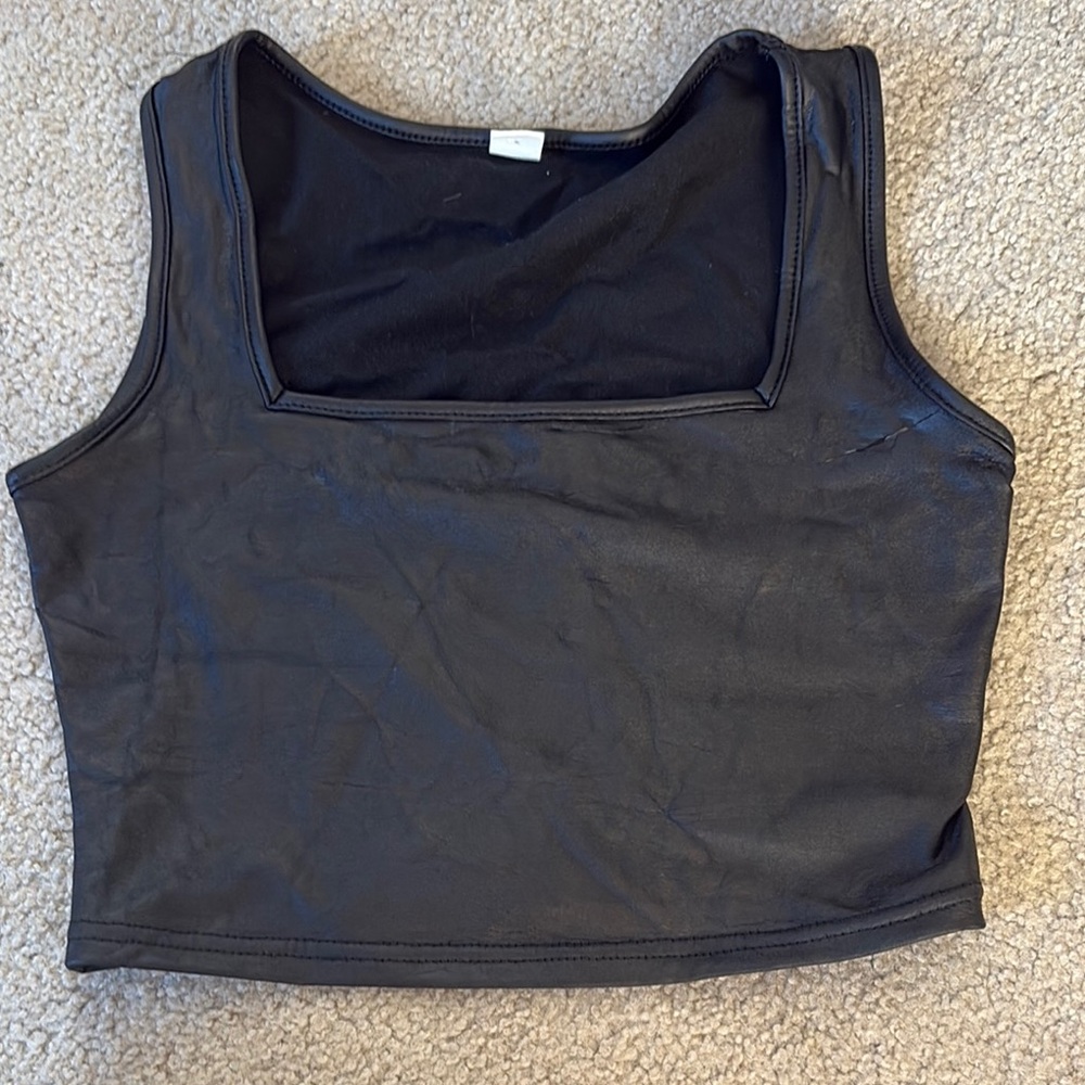 Black Sleeveless Crop Top